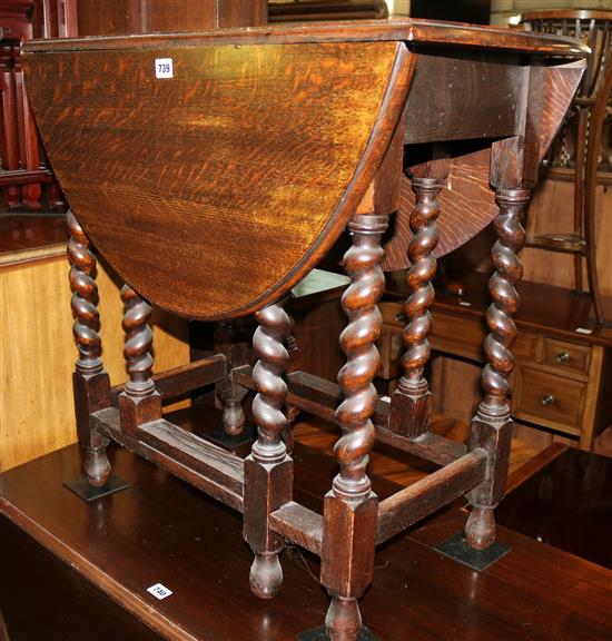 Oak gateleg table